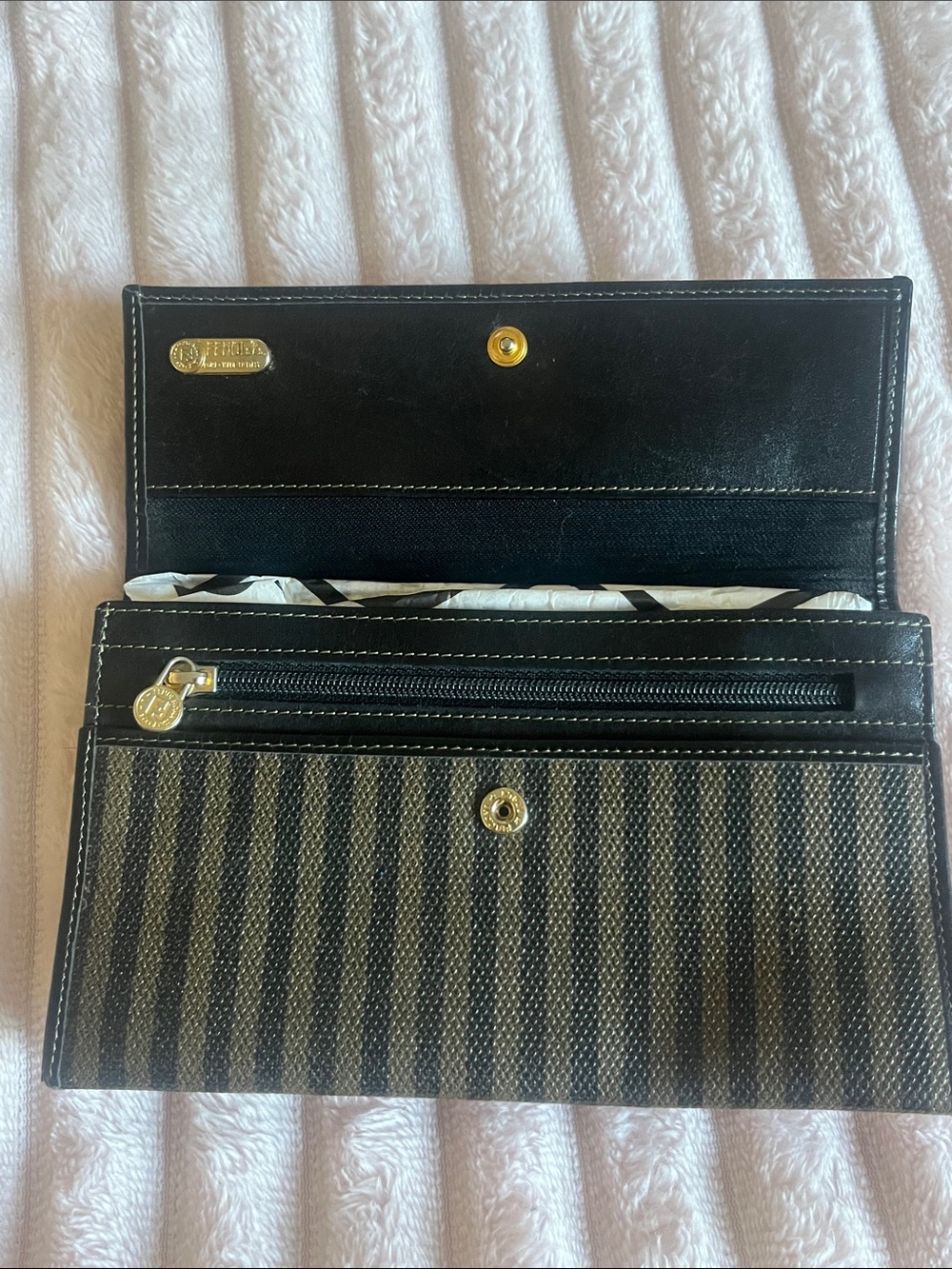 FENDI Vintage Striped Logo Wallet in Nero - Picture 3 of 11